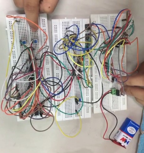 Digital IC Tester Image